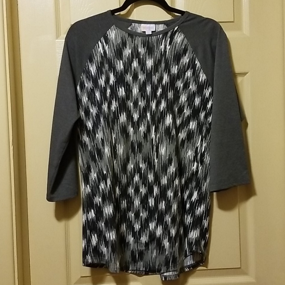 🌻 Lularoe Randy Shirt Gray, Black & White  Size Large Excellent Condition